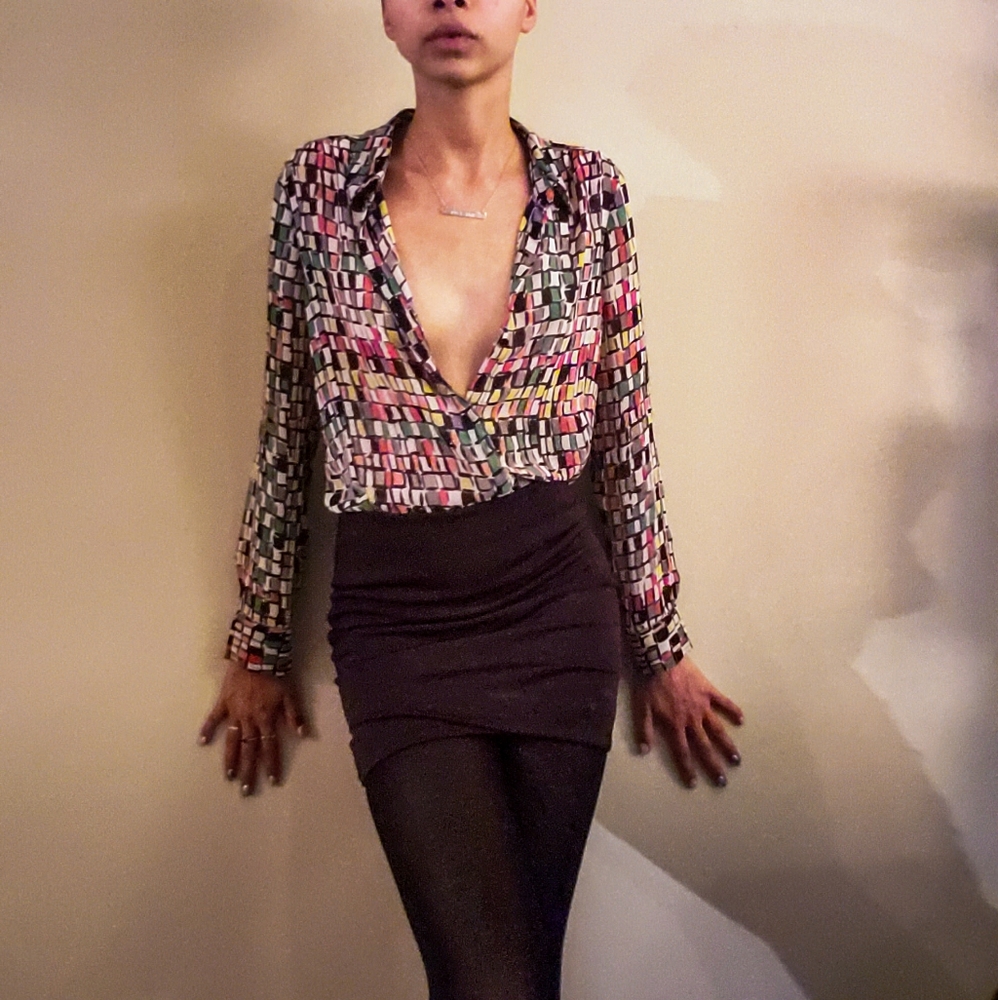 Buttoned shirt. - Picture 3 of 6